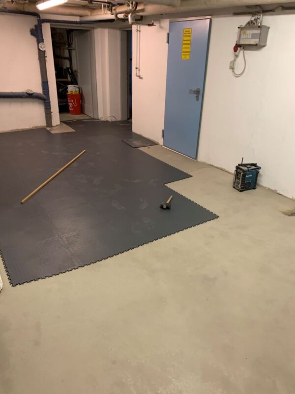 PVC Fliesen als Kellerboden - easyfloor